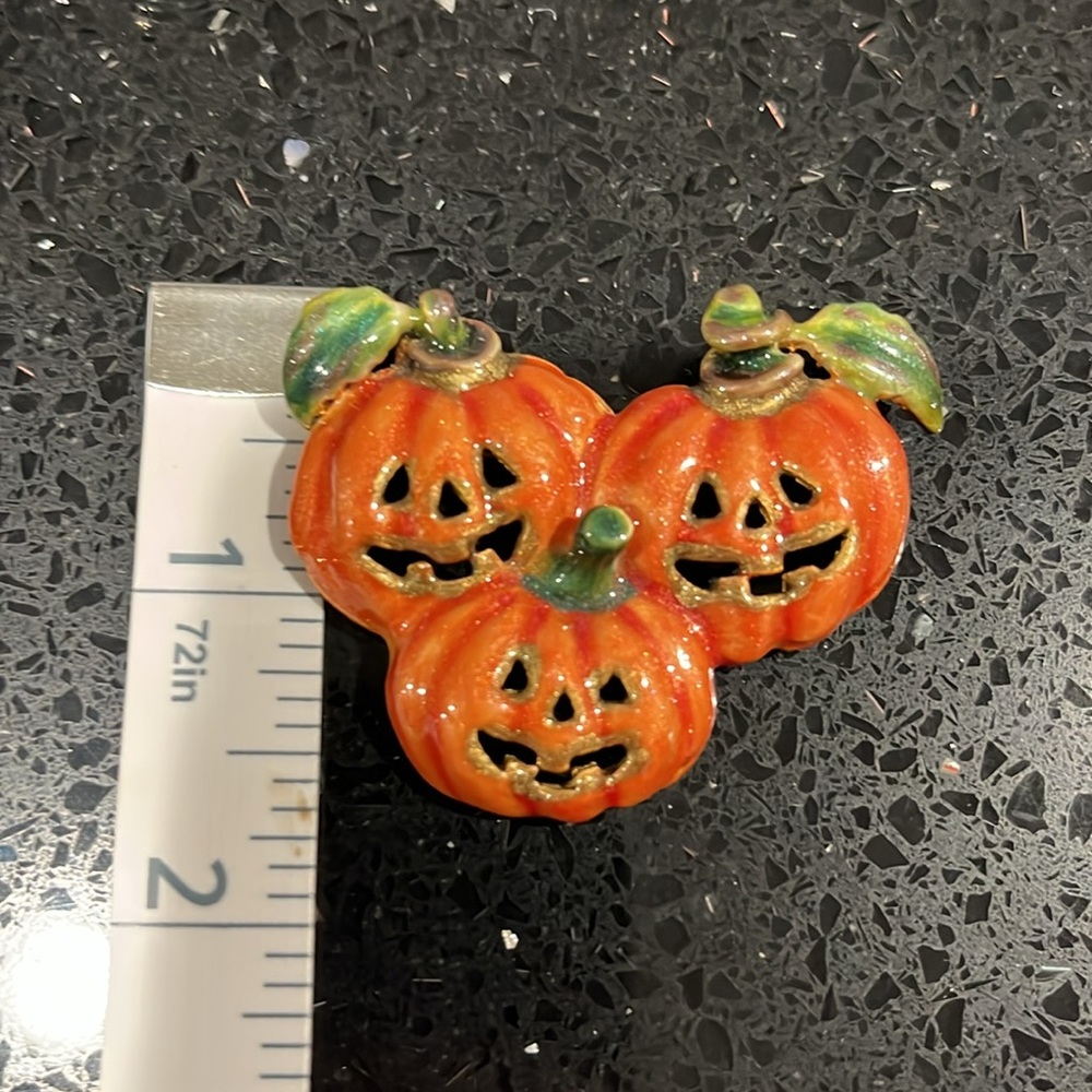 *Lot of Halloween Brooches - Picture 7 of 7